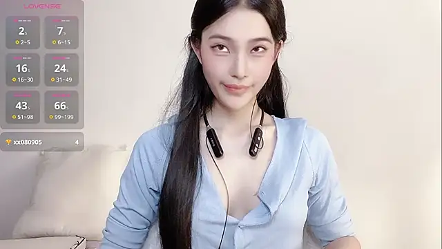 yueyuezii online show from July 14, 7:19 pm