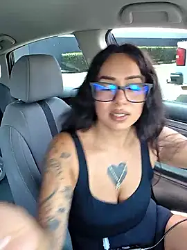 Snapshot of Controllercutie chatting on May 24, 5:51 pm Controllercutie online show from May 24, 5:51 pm