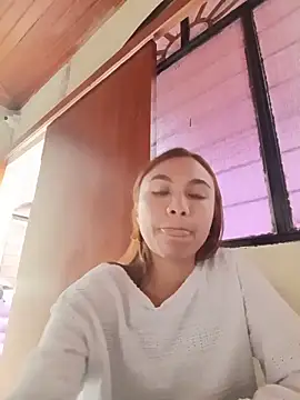Leticia Hinkley  online show from May 23, 1:26 pm