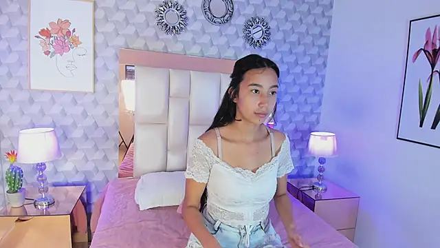 Amber Ashfang online show from April 26, 11:19 am