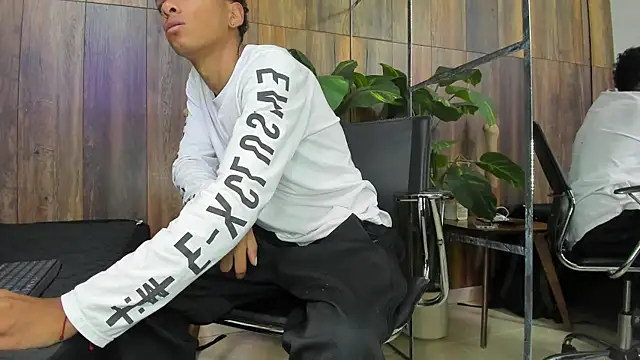 AndySinss online show from April 30, 12:44 pm