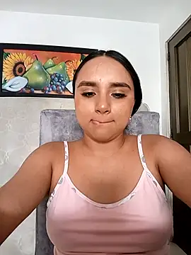 Snapshot of Valentina_Narvaez chatting on July 2, 7:42 pm Valentina Narvaez online show from July 2, 7:42 pm
