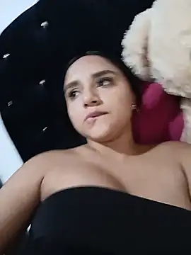Snapshot of Valentina_Narvaez chatting on July 6, 7:27 pm Valentina Narvaez online show from July 6, 7:27 pm