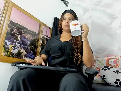 EllyBloom online show from May 8, 1:38 pm
