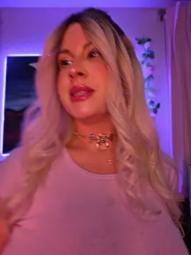 ItsAuroraBorealis online show from May 31, 12:08 am