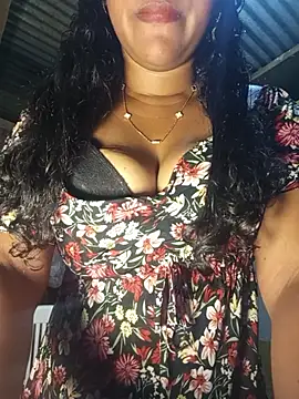 Snapshot of michelle_castillo chatting on April 15, 3:24 am michelle castillo online show from April 15, 3:24 am