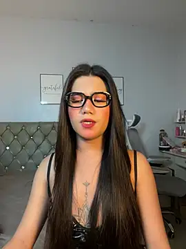 JassmineLove online show from July 6, 8:22 am