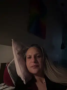 SweetLilTrouble online show from April 5, 3:47 am