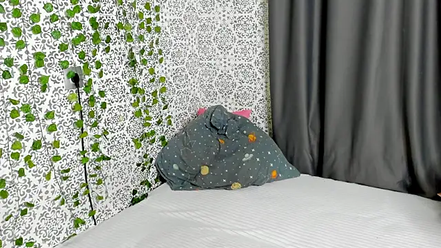 Snapshot of _Srifi_ chatting on May 23, 7:07 pm Srifi online show from May 23, 7:07 pm
