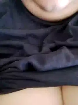 Snapshot of criscvwolff99 chatting on May 25, 4:13 pm criscvwolff99 online show from May 25, 4:13 pm