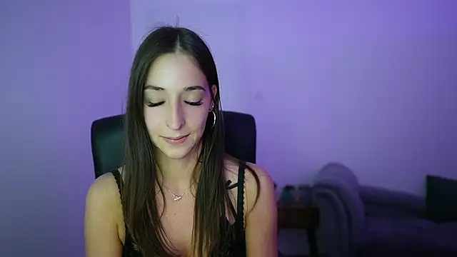 Crystalbrunette18 online show from May 12, 6:05 pm