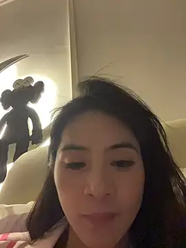 elaine616 online show from April 29, 5:30 pm