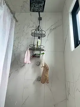 vampiralatina online show from April 21, 2:45 pm