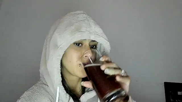 Snapshot of dream_party_4U chatting on June 9, 10:10 pm dream party 4U online show from June 9, 10:10 pm