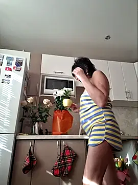 Snapshot of LaliaMia chatting on March 22, 4:35 am LaliaMia online show from March 22, 4:35 am