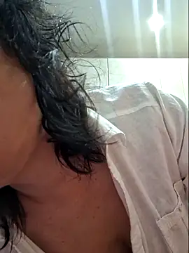 Snapshot of LaliaMia chatting on November 18, 2:06 am LaliaMia online show from November 18, 2:06 am