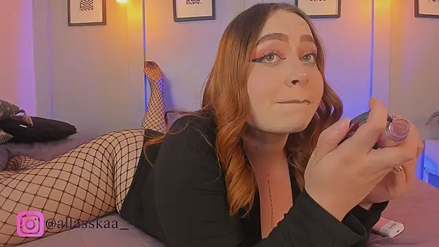 allasskaaa1 online show from April 22, 5:32 am