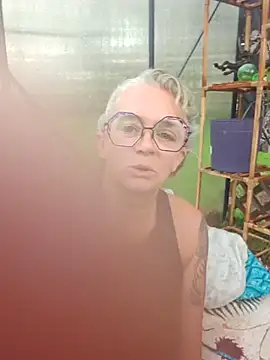 Snapshot of Blondejenn chatting on July 7, 11:47 am Blondejenn online show from July 7, 11:47 am