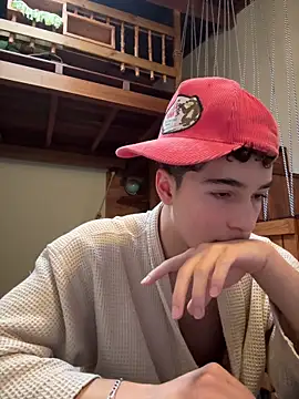 Snapshot of Stclkha chatting on April 5, 10:29 pm Stclkha online show from April 5, 10:29 pm