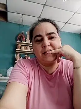 Snapshot of Golositadeamor chatting on May 14, 7:53 pm Golositadeamor online show from May 14, 7:53 pm
