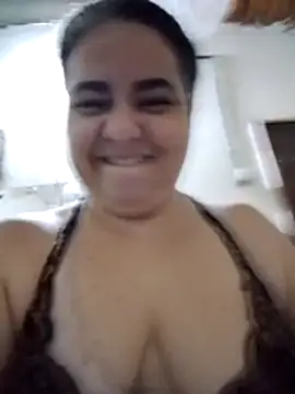 Snapshot of Golositadeamor chatting on June 9, 5:46 pm Golositadeamor online show from June 9, 5:46 pm