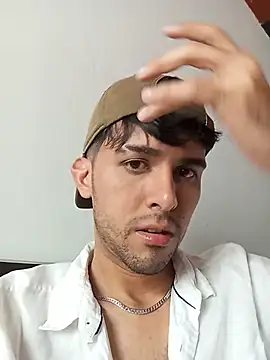 RodrigoColby2 online show from May 15, 5:42 pm