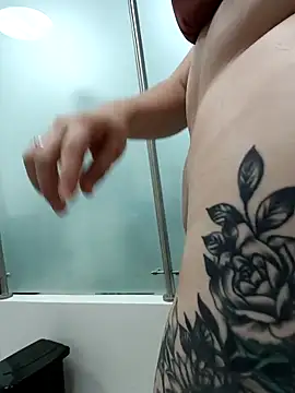 Miaesmeralda online show from April 15, 6:26 pm