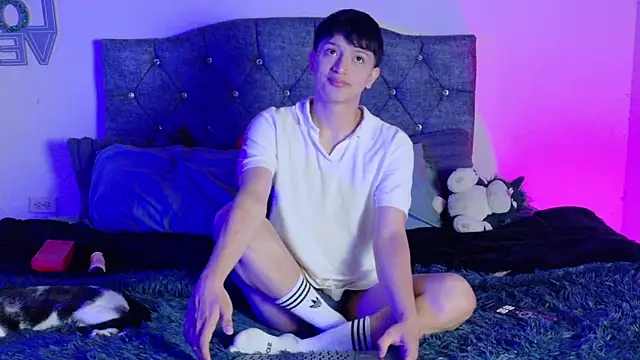 Snapshot of SaNti_ll chatting on May 25, 12:00 pm SaNti ll online show from May 25, 12:00 pm