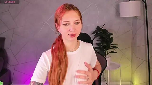 Sienna Nyx online show from April 26, 9:29 am