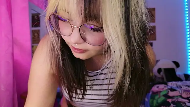 Snapshot of ZoeyDoll_ chatting on April 26, 9:34 pm ZoeyDoll online show from April 26, 9:34 pm