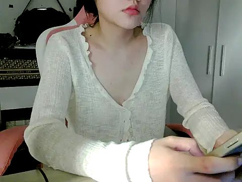 lucienguyen online show from July 20, 5:37 pm
