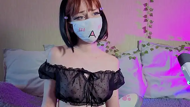 Snapshot of LunaNyanmi chatting on June 16, 1:36 pm LunaNyanmi online show from June 16, 1:36 pm