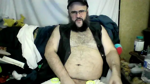 BriTheTopBear online show from May 6, 12:52 am
