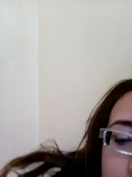 Snapshot of Nisrin_ay chatting on April 14, 7:31 pm Nisrin ay online show from April 14, 7:31 pm