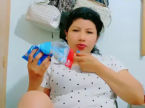 MojaditPussy online show from May 13, 6:16 pm