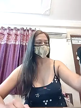 Snapshot of Aliyaa_bhat chatting on April 28, 2:38 am Aliyaa bhat online show from April 28, 2:38 am