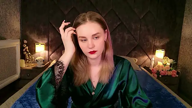 Snapshot of Molly_Voses chatting on May 19, 2:51 am Molly Voses online show from May 19, 2:51 am