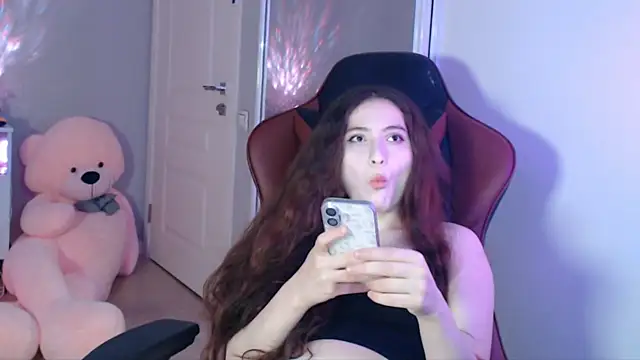 Snapshot of solitudebby chatting on June 2, 7:16 pm solitudebby online show from June 2, 7:16 pm