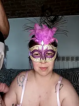 Snapshot of Giochidicoppia chatting on April 12, 9:31 pm Giochidicoppia online show from April 12, 9:31 pm