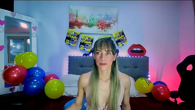 Snapshot of Lorena_sweet33 chatting on June 17, 2:07 pm Lorena sweet33 online show from June 17, 2:07 pm