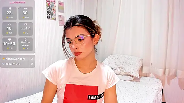 Snapshot of katyRousseX_ chatting on June 20, 10:23 pm katyRousseX online show from June 20, 10:23 pm