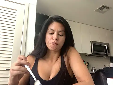 VixenBlade online show from May 25, 9:10 pm