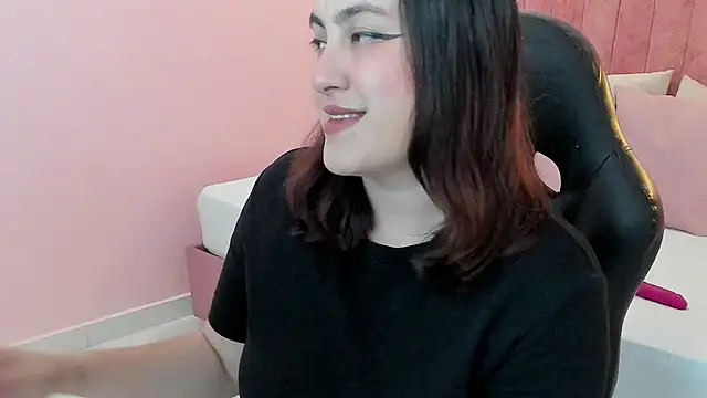 Snapshot of lilaa_sky chatting on May 20, 12:11 pm lilaa sky online show from May 20, 12:11 pm