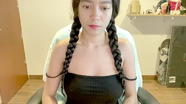 Snapshot of _Oxxme chatting on May 1, 10:47 pm Oxxme online show from May 1, 10:47 pm