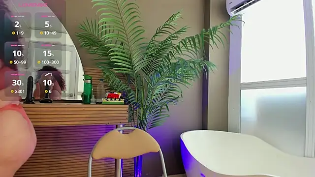Snapshot of Zara_Holly_ chatting on May 24, 7:19 pm Zara Holly online show from May 24, 7:19 pm