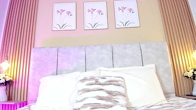 Snapshot of cherlyn_1 chatting on April 18, 1:15 pm cherlyn 1 online show from April 18, 1:15 pm