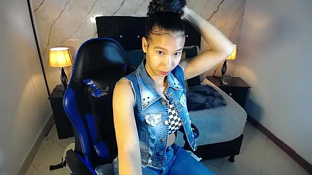 hasley cute online show from May 6, 7:30 pm