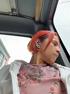 Snapshot of Mia_0-4 chatting on June 25, 5:28 pm Mia 0-4 online show from June 25, 5:28 pm