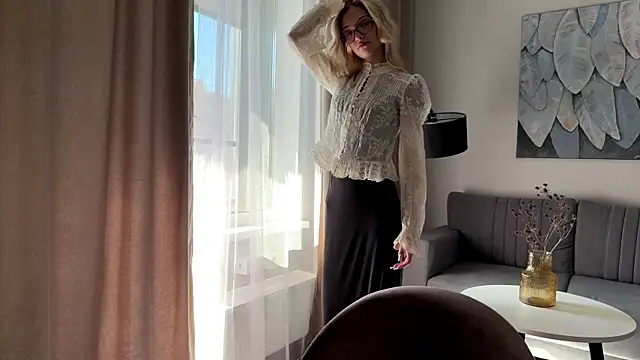Snapshot of EvelineMolima chatting on April 11, 12:09 pm EvelineMolima online show from April 11, 12:09 pm
