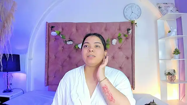 Snapshot of ROSELEI_ chatting on June 8, 5:30 am ROSELEI online show from June 8, 5:30 am